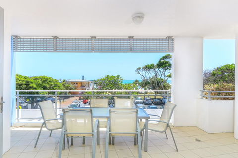 Azura Ocean View Holiday Apartment - Gold Coast 4U 2