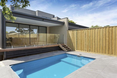 AZURE - ROSEBUD - Accommodation Gold Coast 0