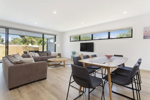 AZURE - ROSEBUD - Accommodation Gold Coast 1