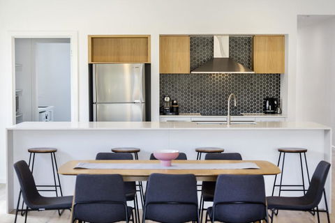 AZURE - ROSEBUD - Accommodation Gold Coast 3