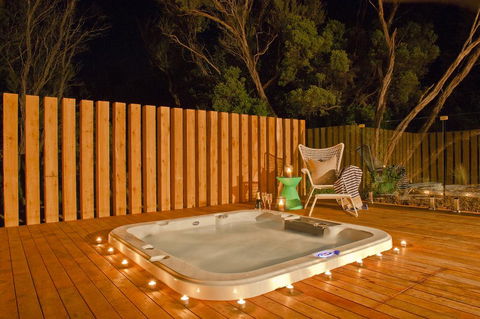 Azure Beach Retreat - Spa Luxury - Gold Coast 4U 0