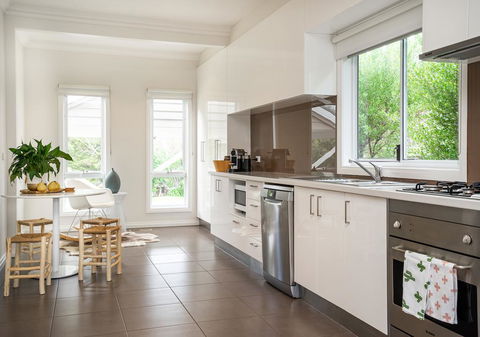 Azure Beach Retreat - Spa Luxury - Gold Coast 4U 3