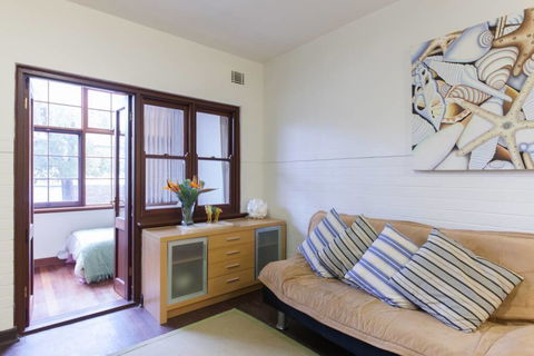 B3 Walk To UWA, Swan River On The Nedlands Border - Accommodation Gold Coast 3
