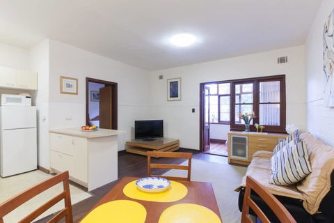 B3 Walk To UWA, Swan River On The Nedlands Border - Accommodation Gold Coast 2