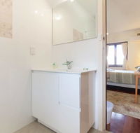 B8 Cafes Resturants UWA close to SCGH - Gold Coast 4U
