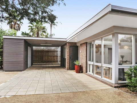 Backyard Bliss - Accommodation Gold Coast 0