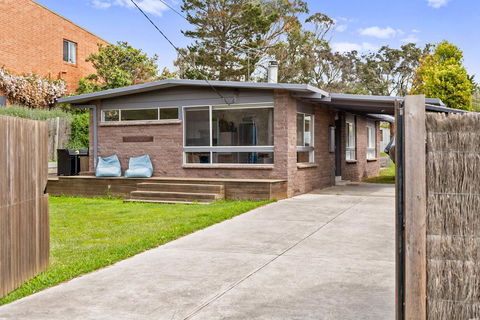 BADENOCH - Accommodation Gold Coast 0