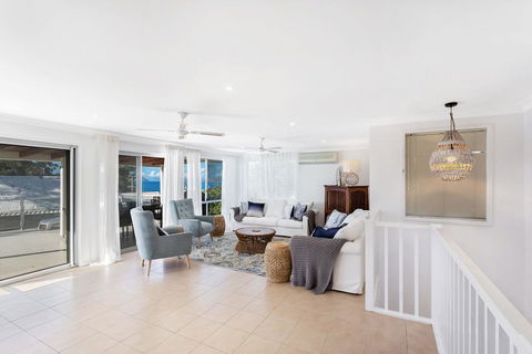 Bagnall Avenue, 1 - Accommodation Gold Coast 1