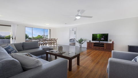 Bailey's Beach House - Gold Coast 4U 3