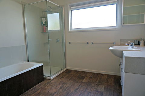 Baillieu Breeze - Gold Coast 4U 3