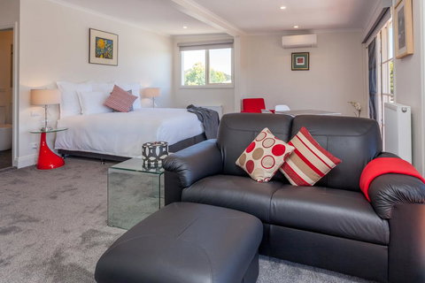 Balconies Lakeside - Accommodation Gold Coast 0