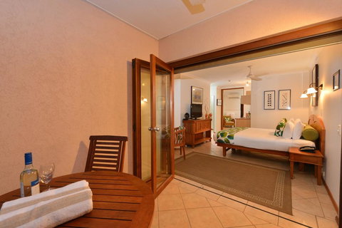 Balinese Style Studio - Accommodation Gold Coast 0