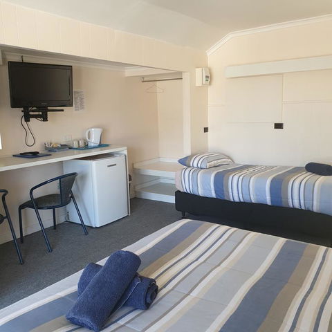 Bamboo Motor Inn - Gold Coast 4U 3