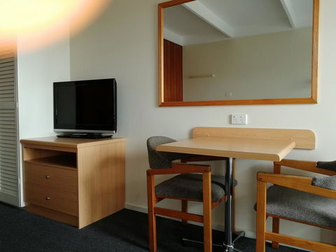 Banjo Paterson Motor Inn - Gold Coast 4U 1