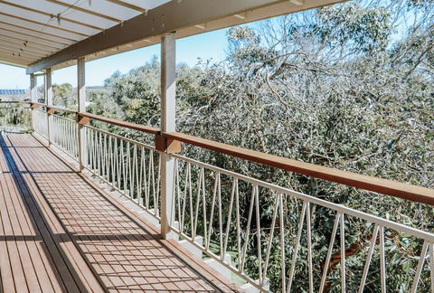 Banksia Beach House - Gold Coast 4U 0