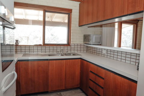Banksia Beach House - Gold Coast 4U 2
