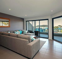 Barefoot Bliss  Fingal Bay - Gold Coast 4U