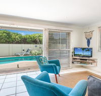 Barefoot in Lennox- WiFi - Foxtel - Pool - Gold Coast 4U
