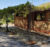 Barossa Glen - Henri's Cottage - Bed  Breakfast - Gold Coast 4U