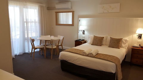 Bathurst Gold Panner - Accommodation Gold Coast 0