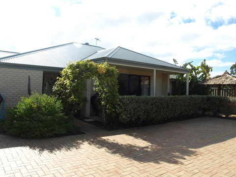Baudins Of Busselton Bed And Breakfast - 1 Gold Coast 3