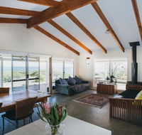 Bay Beach House - Gold Coast 4U