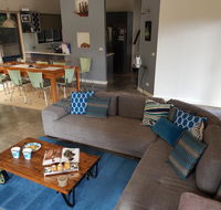 Bay Breeze Holiday Home - Gold Coast 4U