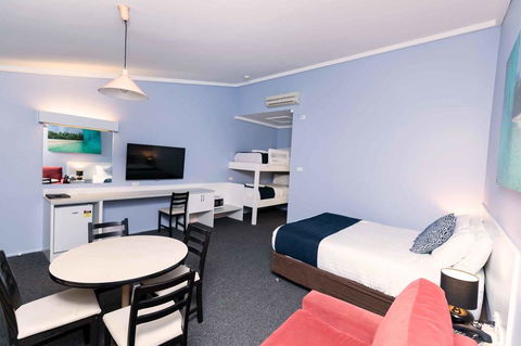 Bay Hotel Motel - Gold Coast 4U 1