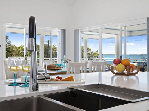 Bay Views - Panoramic Jervis Bay Views - Accommodation Gold Coast 2