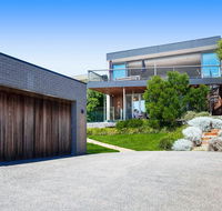 Bay Vista - Amazing Bay Views with the beach at your doorstop - Accommodation Gold Coast