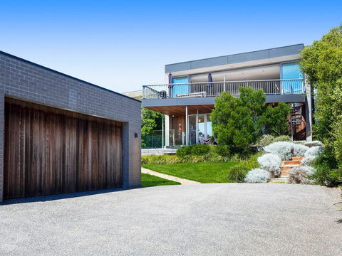Bay Vista - Amazing Bay Views With The Beach At Your Doorstop! - Accommodation Gold Coast 0