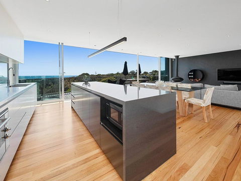 Bay Vista - Amazing Bay Views With The Beach At Your Doorstop! - Accommodation Gold Coast 2