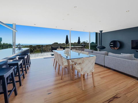 Bay Vista - Amazing Bay Views With The Beach At Your Doorstop! - Accommodation Gold Coast 1