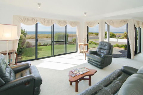 Bayside Beauty - Accommodation Gold Coast 3