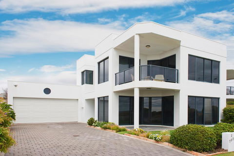 Bayside Beauty - Accommodation Gold Coast 1