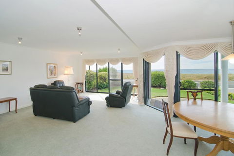 Bayside Beauty - Accommodation Gold Coast 2