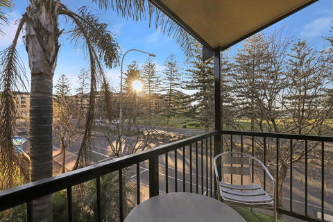 Bayview Apartments - Accommodation Gold Coast 1