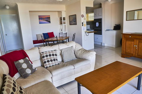Bayview Beach Holiday Apartments - Accommodation Gold Coast 2