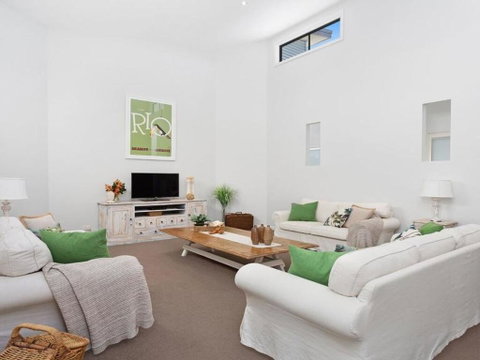 Beach 'Shac' On Parkway - Accommodation Gold Coast 1