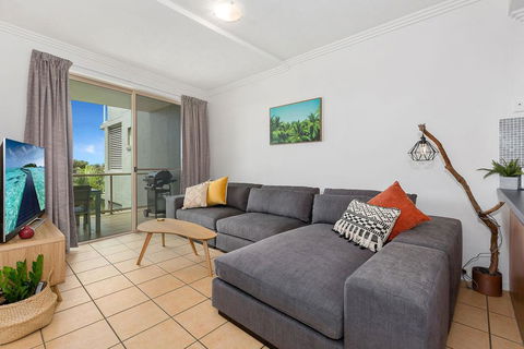 BEACH BLISS LUXURIOUS APARTMENT With POOL - Gold Coast 4U 3