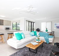 Beach Breeze Holiday House - Gold Coast 4U