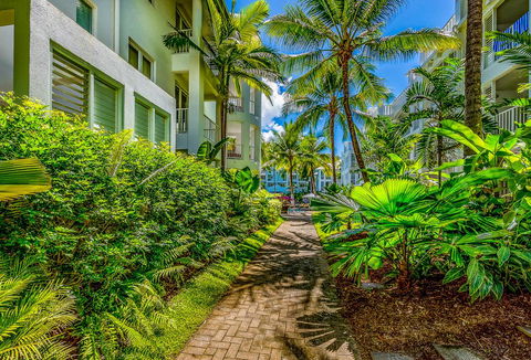 Beach Club Ap't With Private Access To Lagoon Pool - Accommodation Gold Coast 3