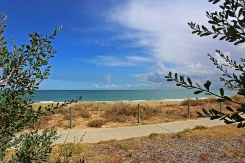 Beach Cottage In The Heart Of Mandurah - Accommodation Gold Coast 2