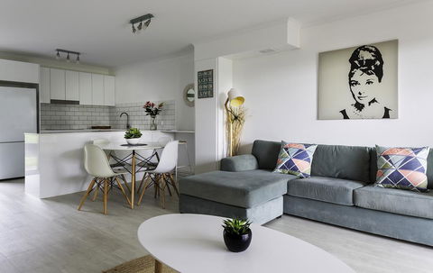 Beach Escape (unit 8 Beach Breakers) - Gold Coast 4U 1