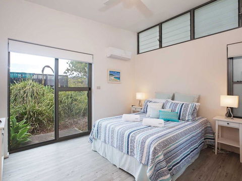 Beach House 7' 26 One Mile Close - Air Conditioned, Wifi, Foxtel, Linen - Gold Coast 4U 2