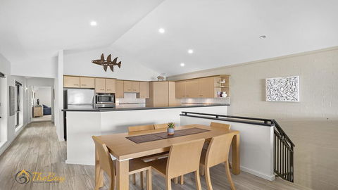 Beach House 72A Marine Drive - Fingal Bay - Gold Coast 4U 3