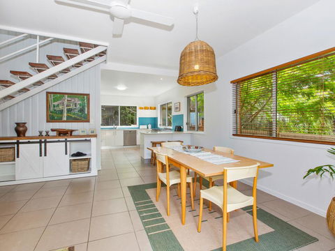 BEACH HOUSE ON PEARL - Gold Coast 4U 1