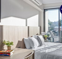 BEACH LOCATION STUDIO // CLOVELLY 4 - Accommodation Gold Coast