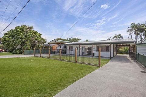 Beach Shack On Towners - Gold Coast 4U 0