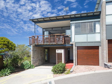 Beach View At One Mile', 8/26 One Mile Close - Infinity Complex Pool & WIFI - Gold Coast 4U 0